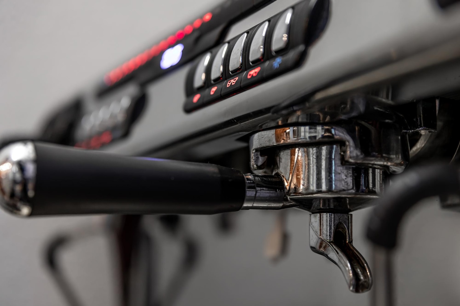 closeup-detail-professional-coffee-machine_169016-16962