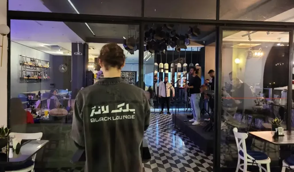 82bfbfb6-5eaf-4523-956e-a5043ce629be