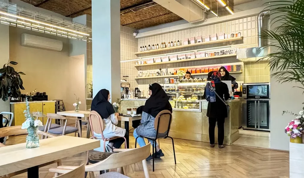 INSIDE-BRANCHES-ENGHELAB-FIVE